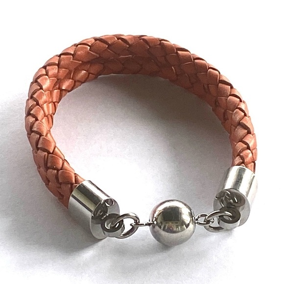 Bracelet Leather Breaded Brown Magnetic Closure 6.75” - Picture 1 of 7